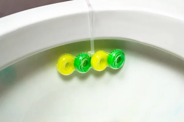 Purificadores Toalete Multicoloridos Ligados Banheiro — Fotografia de Stock