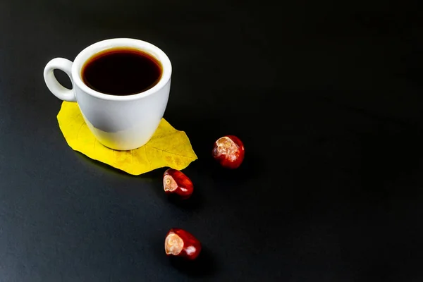 Cup Coffee Black Background Autumn Concept — Stock Photo, Image