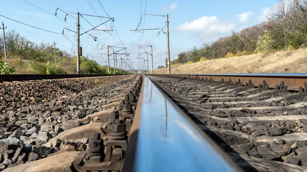 Sonbaharda Tren Rayları Kapanır Seyahat Kavramı — Stok fotoğraf