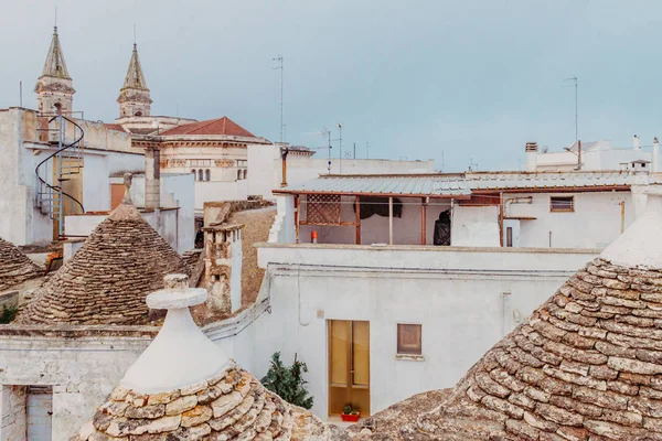 美丽的小镇阿尔伯罗贝洛与特鲁利的房子 主要旅游区 阿普利亚地区 意大利南部 — 图库照片