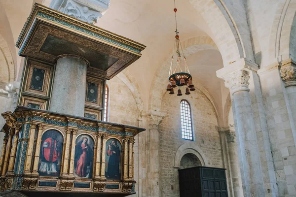意大利巴里 2018年11月07日 圣尼奥拉宗座大教堂 1197 罗马式建筑风格 罗马天主教东正教基督徒的重要朝圣目的地 — 图库照片