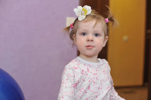 Little Todler Baby Girl Having Fun Indoor Room — Stock Photo, Image