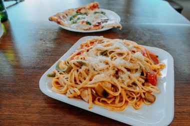 Domates soslu İtalyan makarnası.