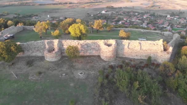 Medieval Fortress Preserved Walls Watchtowers Top High Hill Walls Fortress — Stock Video