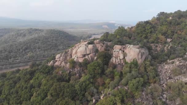 Vidéo Une Gorge Profonde Dans Les Montagnes Dont Les Pentes — Video