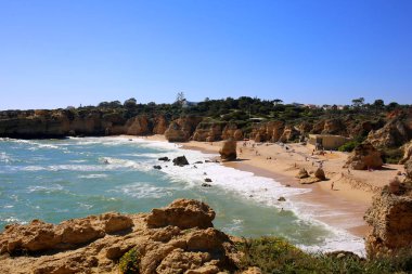 Güney Portekiz güzel Praia Rafael harika manzarasını. Kişi ve aile en muhteşem plajlar Albufeira, Algarve bölgesinde bir zevk.
