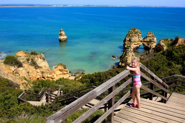 Magnifique Vue Sur Praia Camilo Sud Portugal Des Enfants Empruntent — Photo