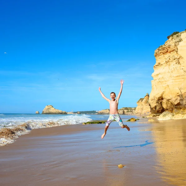 Wspaniały Widok Praia Dos Tres Castelos Trzy Zamki Plaży Zachód — Zdjęcie stockowe