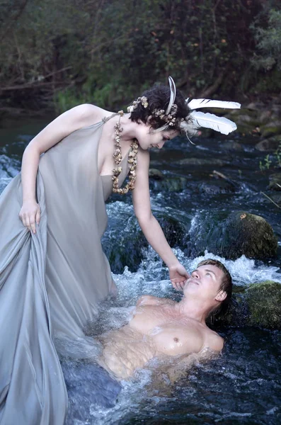 Zeemeermin Een Man Liggen Het Water Van Een Rivier Misschien — Stockfoto