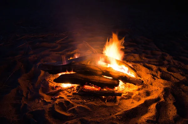 Νύχτα Φωτιά Για Την Άμμο Γκρο Πλαν — Φωτογραφία Αρχείου