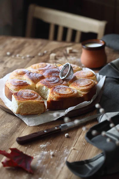 Rotoli Dolci Con Crema Pasticcera Alla Vaniglia Velo Con Zucchero — Foto Stock