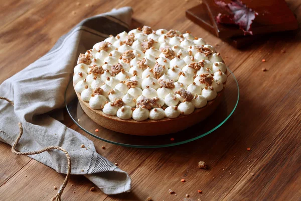 Tarta Zanahoria Con Relleno Manzana Glaseado Queso Crema Sobre Mesa —  Fotos de Stock