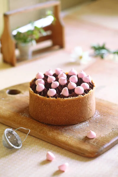 Chocolade Truffel Taart Een Graham Cracker Korst Versierd Met Roze — Stockfoto