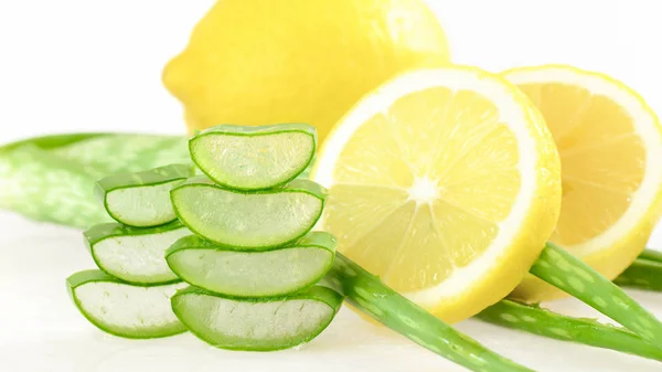 Aloe Vera Gel Und Zitronensaft Für Natürliche Hautreinigung — Stockfoto