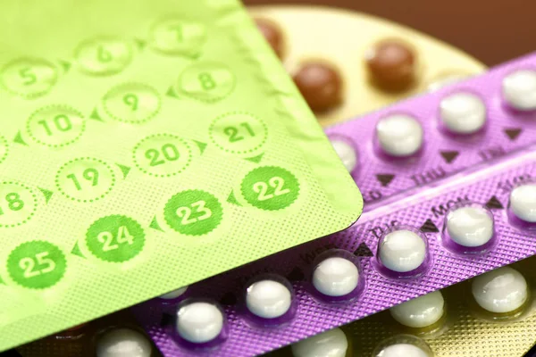 Concetto Educazione Pillola Contraccettiva Orale Sfondo Scuro — Foto Stock