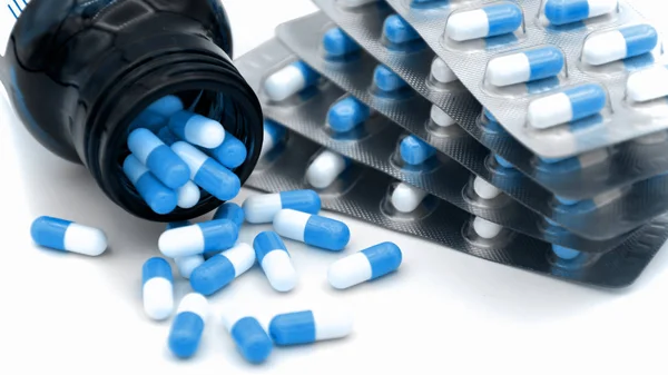 Gyógyszeripari termékek és légmentesen záródó csomagolások. — Stock Fotó