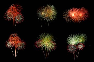 Siyah arkaplanda izole edilmiş dekorasyon için renkli havai fişek seti.