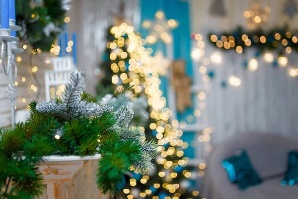 Navidad Año Nuevo Acogedor Salón Interior Con Abeto Decorado Chimenea — Foto de Stock