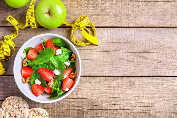 Gesunde Ernährung Erdbeersalat — Stockfoto