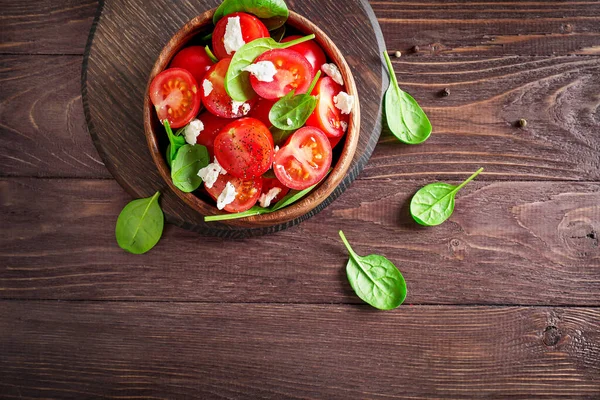 Ev yapımı sağlıklı taze salata. — Stok fotoğraf