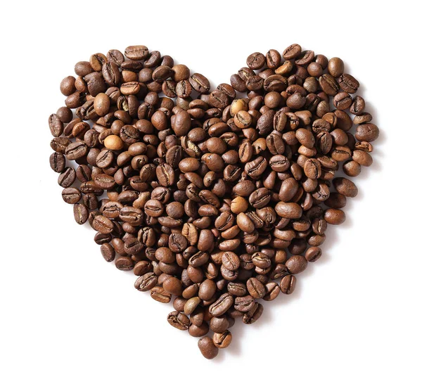 Granos de café en forma de corazón aislado sobre fondo blanco —  Fotos de Stock