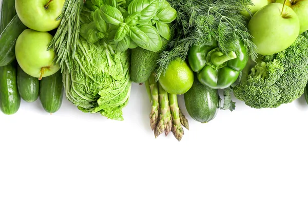 Comida Vegetariana Saudável Vários Vegetais Frescos Ervas Isoladas Fundo Branco — Fotografia de Stock