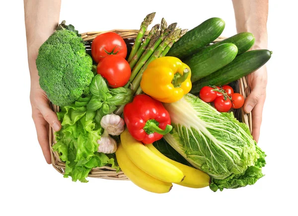 Friss Zöldségekkel Fűszernövényekkel Teli Fonott Kosár Fehér Alapon Elszigetelve Élelmiszer — Stock Fotó