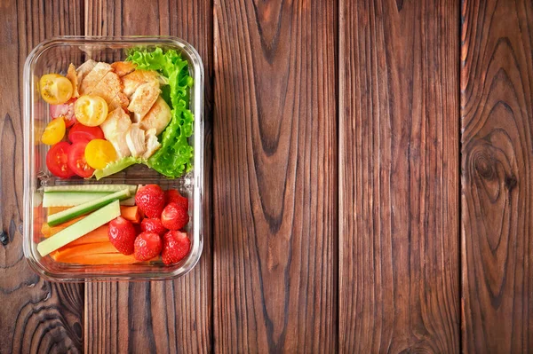 Farina Sana Verdure Pollo Contenitore Pranzo Vetro Sfondo Legno Vista — Foto Stock