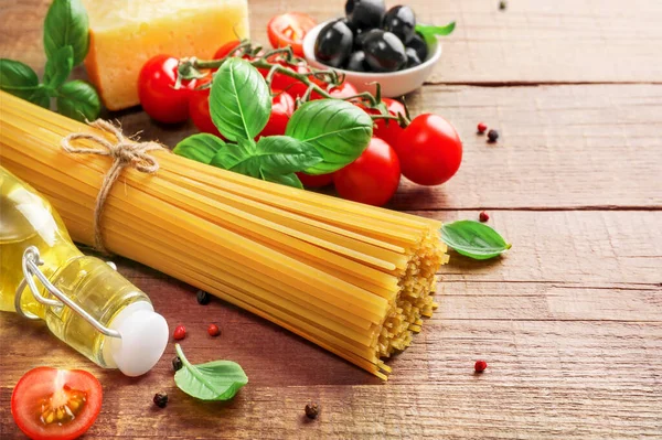 Ingredienti Alimentari Pasta Italiana Fondo Legno — Foto Stock