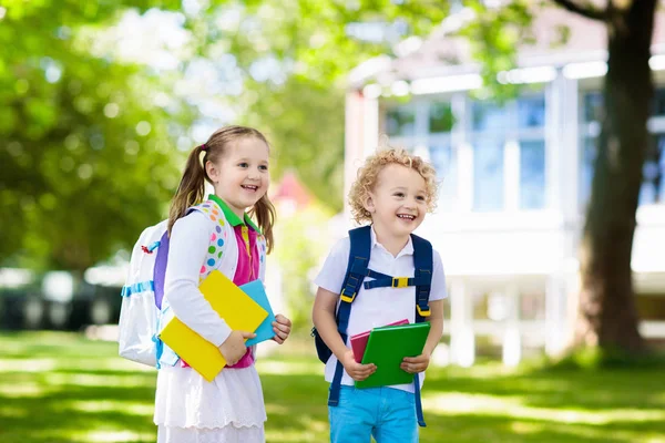 Los Niños Vuelven Escuela Comienzo Del Nuevo Año Escolar Después — Foto de Stock