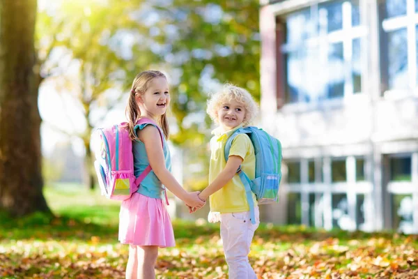 Los Niños Vuelven Escuela Comienzo Del Nuevo Año Escolar Después — Foto de Stock