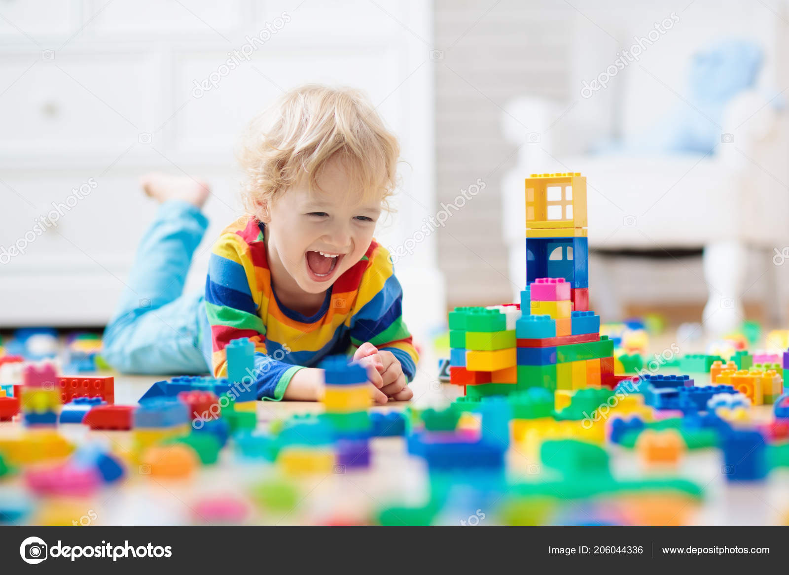 little boy construction toys