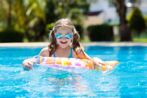 Child Inflatable Toy Ring Float Swimming Pool Little Girl Learning — Stock Photo, Image