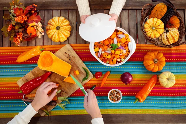 Mother Daughter Cutting Pumpkin Onion Carrot Cooking Soup Autumn Meal — Stock Photo, Image