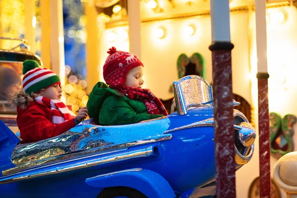 Crianças Feira Natal Criança Rua Tradicional Mercado Natal Alemanha Inverno — Fotografia de Stock