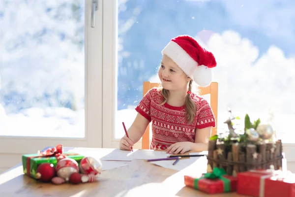 Criança Escrevendo Carta Papai Noel Véspera Natal Crianças Escrevem Lista — Fotografia de Stock