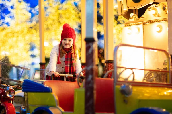 Çocuklar Noel Fuarı Almanya Geleneksel Sokak Xmas Pazarında Çocuk Kış — Stok fotoğraf