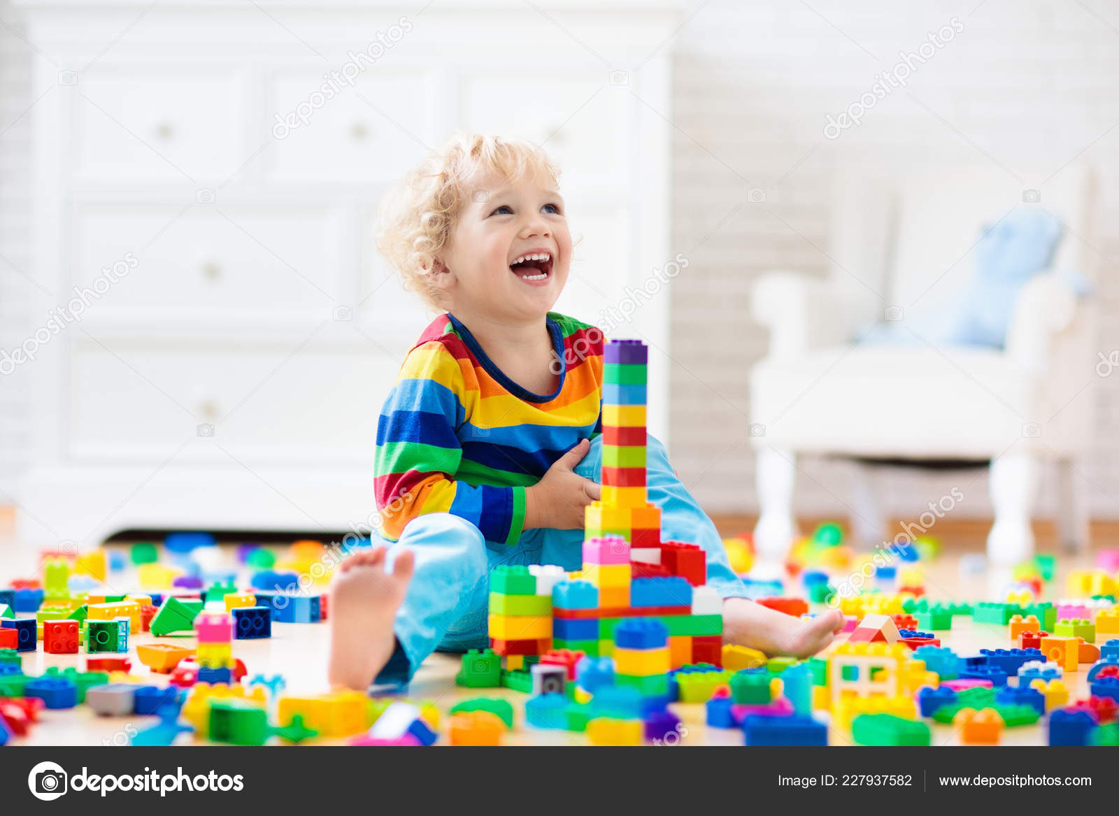 little boy construction toys