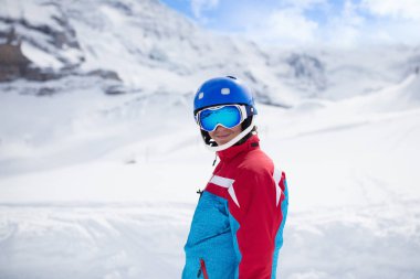 Kayak ve kar kış eğlenceli çocuklar için. Çocuk Kayak.