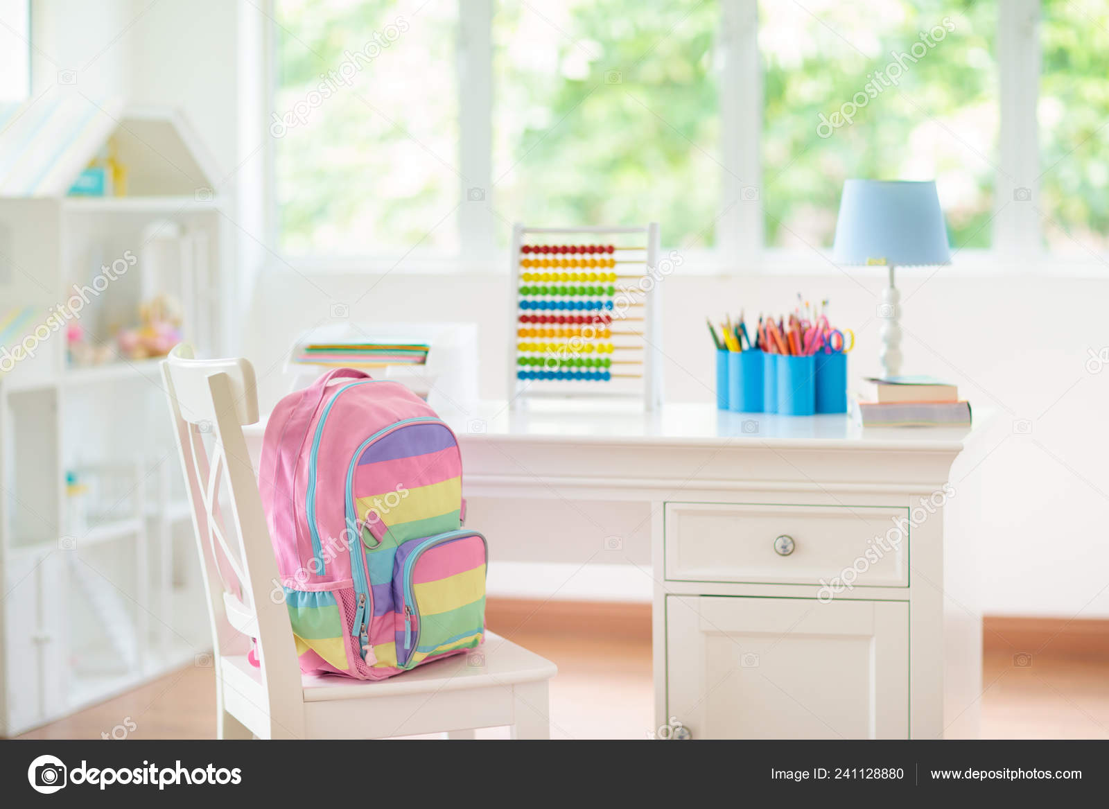 desk for little girl