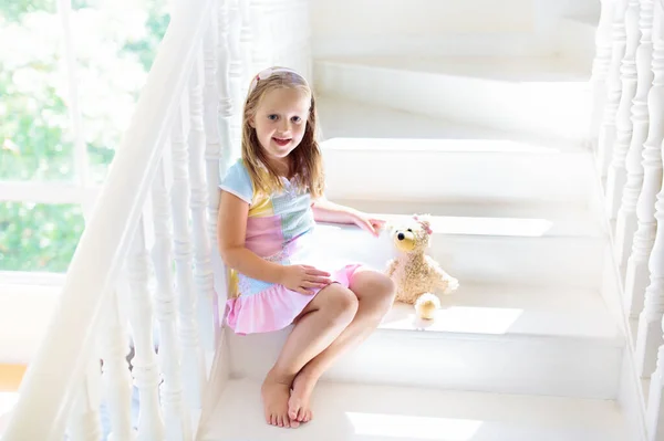 Kid Walking Stairs White House Little Girl Playing Sunny Staircase — Stock Photo, Image