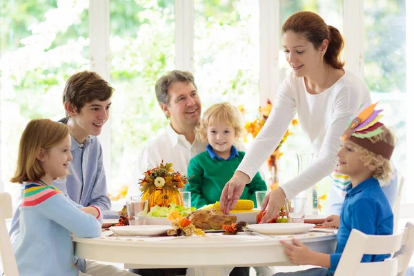 Family Kids Eating Thanksgiving Dinner Roasted Turkey Pumpkin Pie Dining — Stock Photo, Image