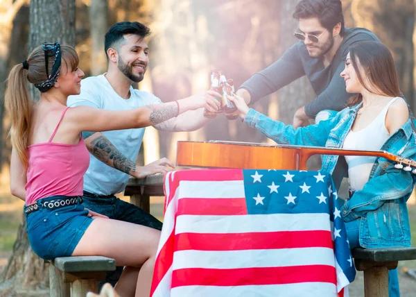 Jonge Jongens Buiten Partij Vieren Usa Dag — Stockfoto