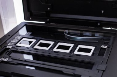 Slaytları dijital veriye dönüştürmek için tara