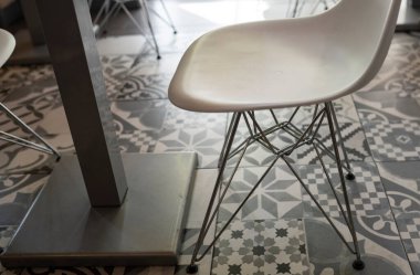 Dizayn tabanlı restoran koltuğu