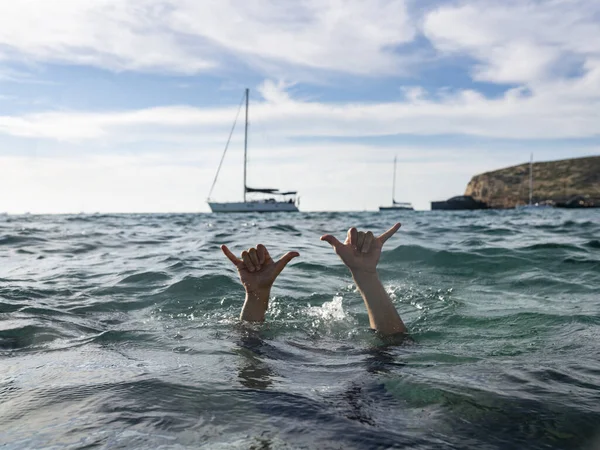 Hand Zee Water Strand Boten Zee Reizen — Stockfoto