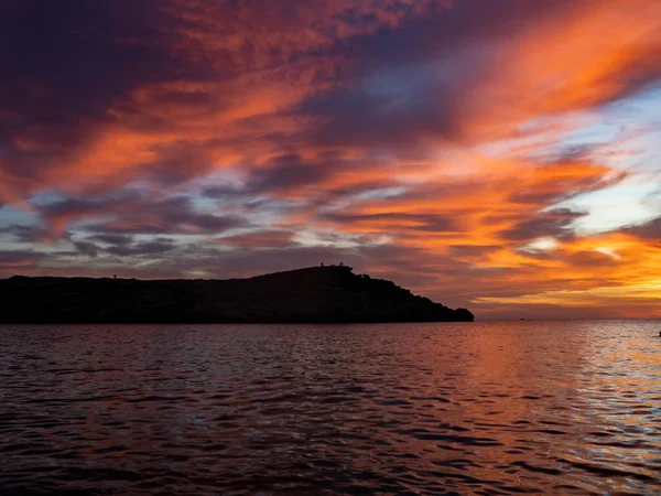 Pôr Sol Uma Ilha Tons Laranja Belas Vistas — Fotografia de Stock