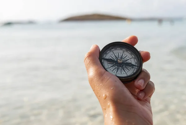 Woman Hand Holds Compass Beach — Stock Photo, Image