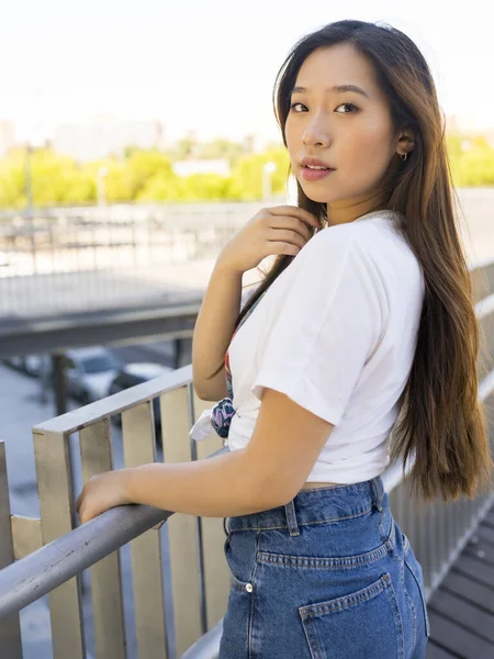 Retrato Uma Menina Asiática Bonita — Fotografia de Stock
