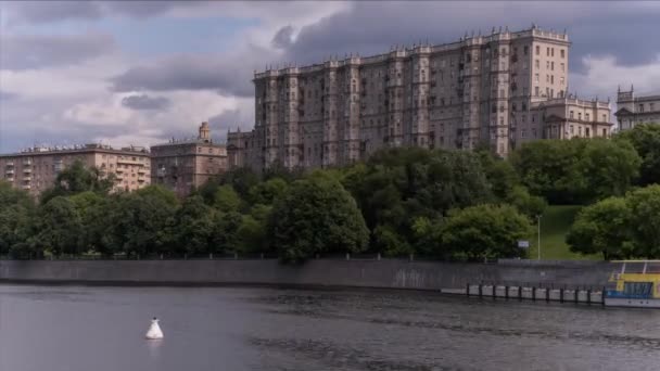 Stalins House on the embankment — Stock Video